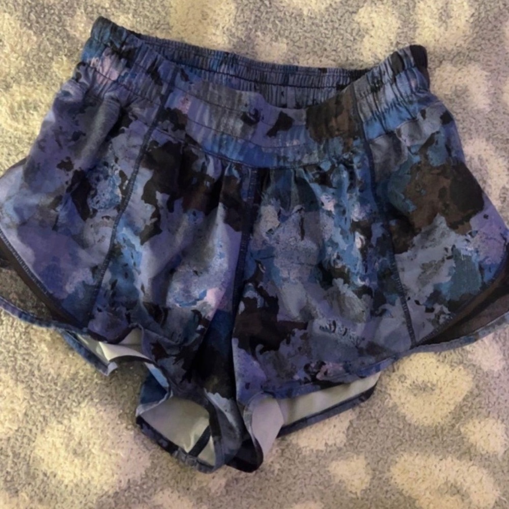 Lululem hotty hot shorts size 2 2.5